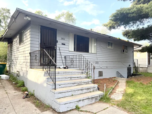 2952 W 10th Ave, Gary, IN 46404