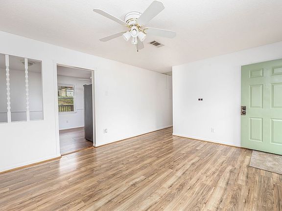 5th image of 907 Veterans Pkwy
