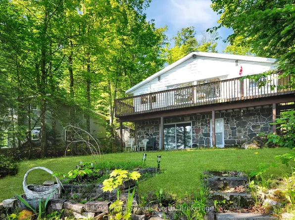1005 Mohican Trl, Minden Hills, ON K0M 2K0