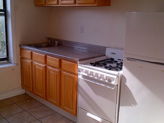 2nd image of 2505 Bedford Ave APT 3E