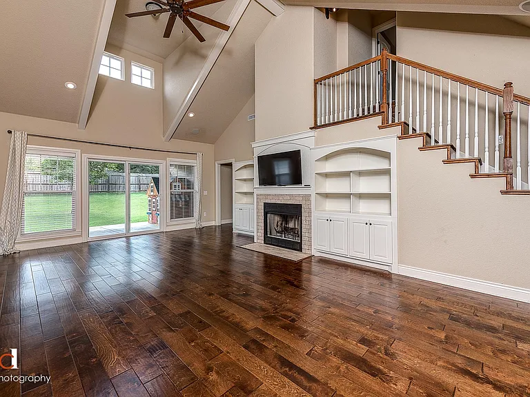 1408 NE Dysart Woods Ln — Photo 7
