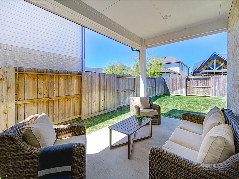 4110 Sherman Oak Ln — Photo 44