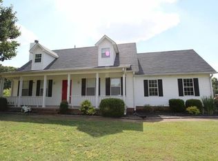 135 Weatheridge Dr, Jackson, TN 38305