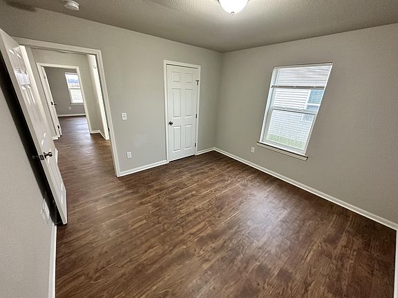 5th image of 2670 S Claremont Dr