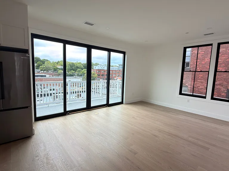 34 Orkney Rd #3D — Photo 6