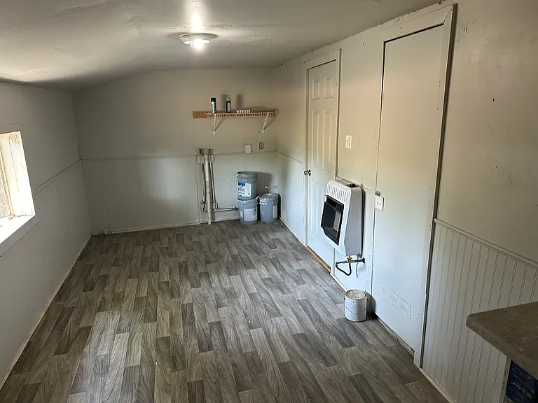 404 E Oak St — Photo 35
