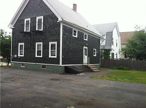 2nd image of 292 Narragansett St