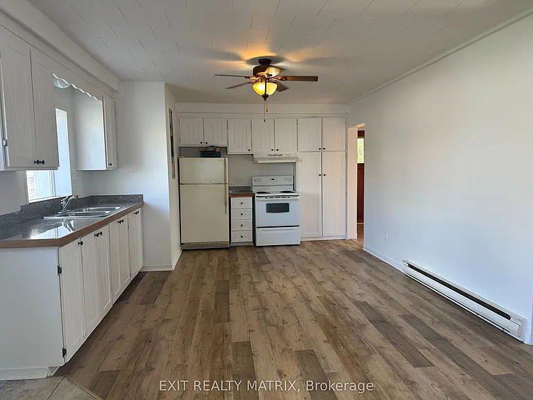 696 Principale St #A — Photo 2