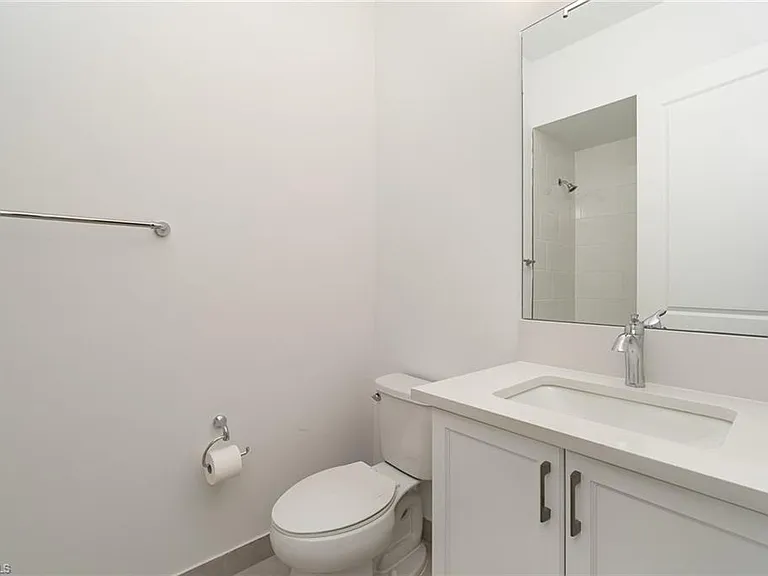 12750 Woodbury Dr — Photo 13
