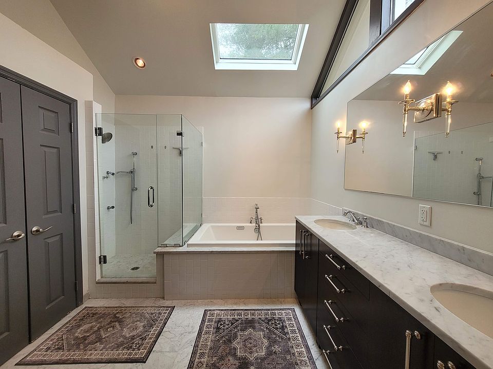 1st image of 5917B Manor Pl