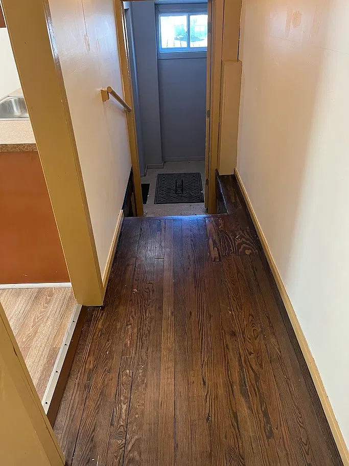 2 bed, 1200 sqft, $2,100 — Photo 3