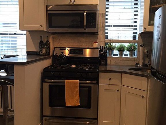 5th image of 348 W 49th St APT 4D