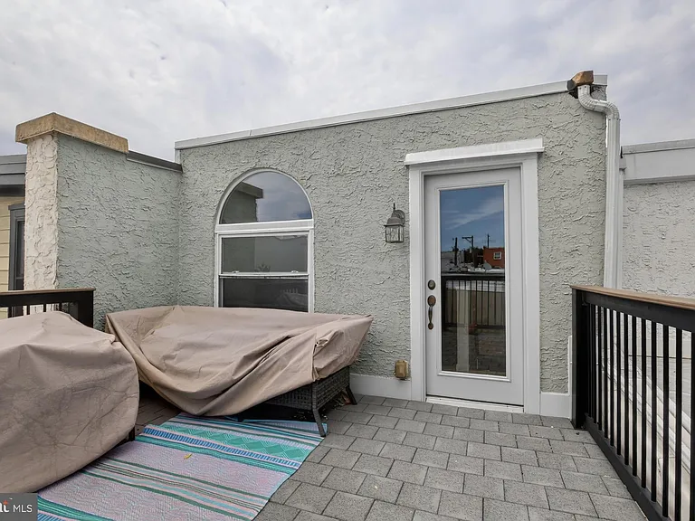 2053 E Sergeant St — Photo 19