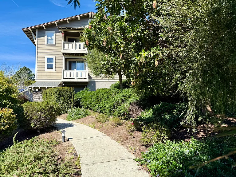 Acorn Court — Photo 15