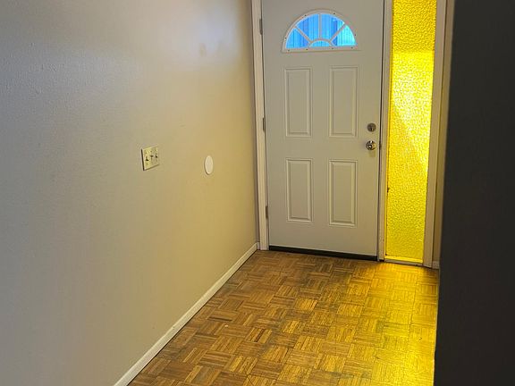 4th image of 1111 SE 146th Ct