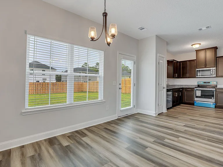 1212 Grayson Ave — Photo 5