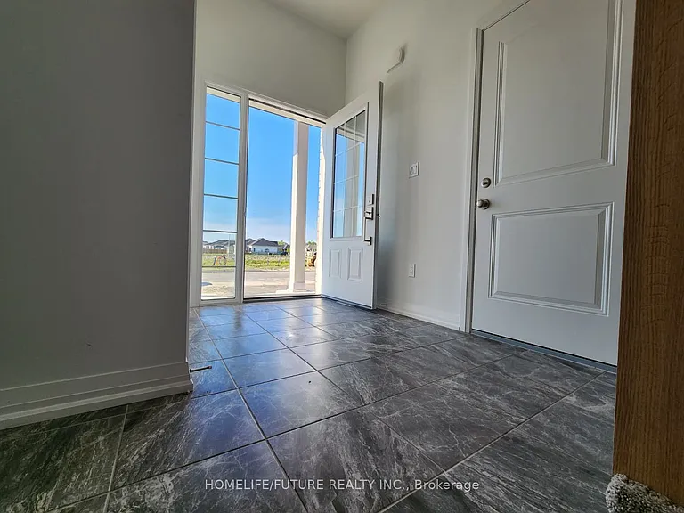 756 Burwell St #UPPER LEVEL — Photo 6