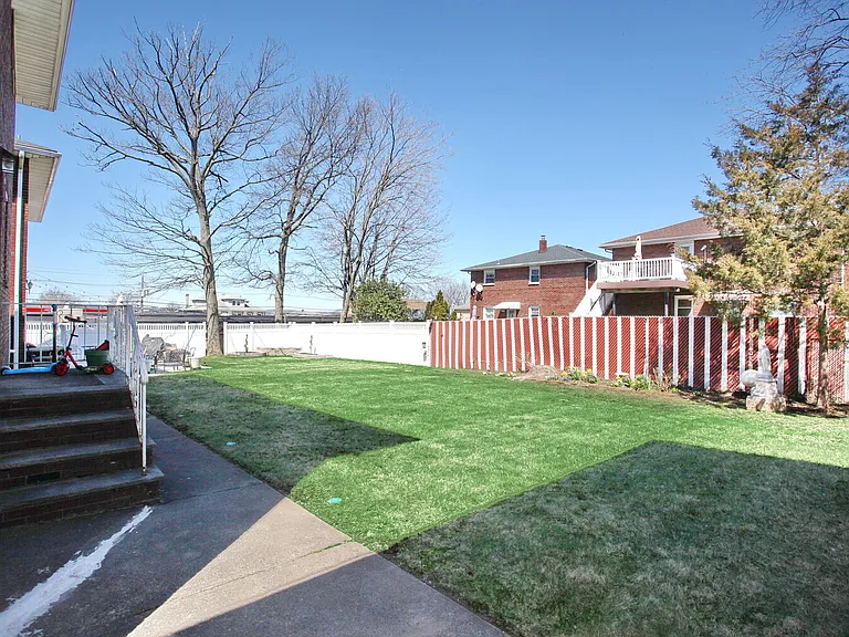 611 Kingsland Ave — Photo 31