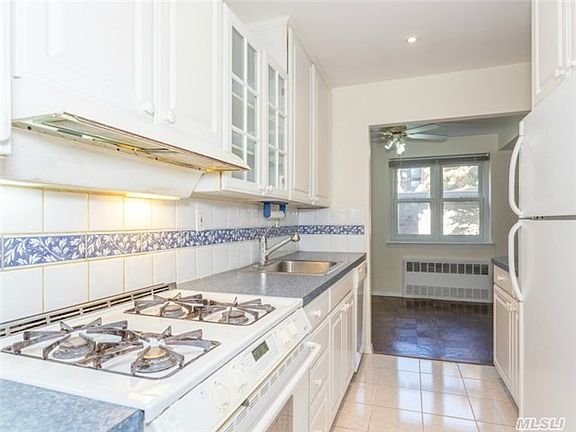 4th image of 32 Pearsall Ave APT 1A
