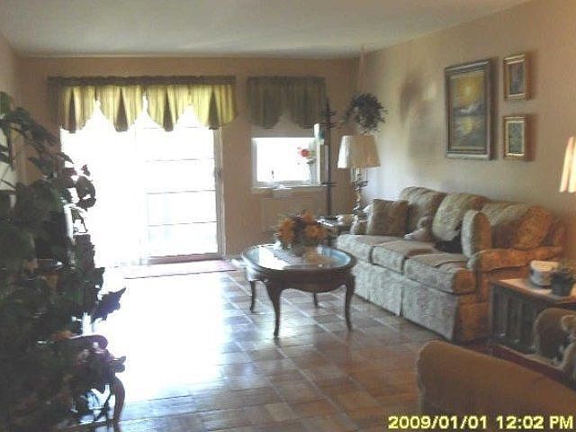 1st image of 10 Glen Hollow Dr APT C22