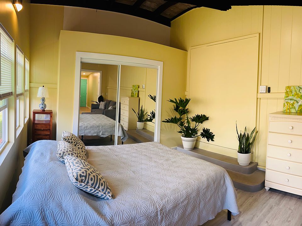 Queen size bed