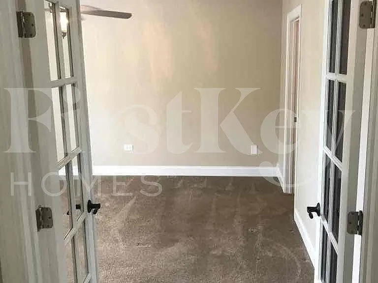 1023 Bothwell Ct — Photo 16