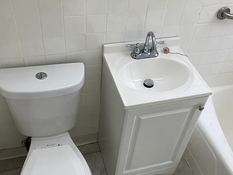 Diamond Creek Apartments — Photo 11