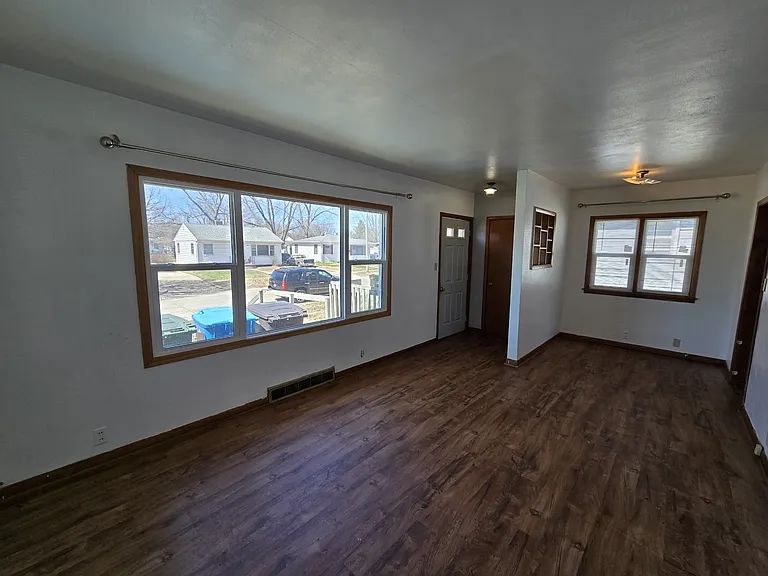 412 Sherman Ave — Photo 4