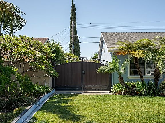 2nd image of 2914 E Lomita Ave