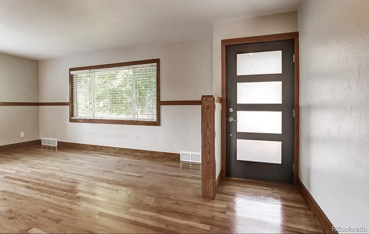 2 bed, 1050 sqft, $2,500 — Photo 4