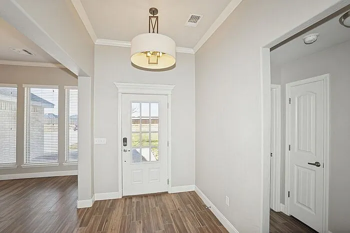 4 bed, 3.0 bath, 3204 sqft, $4,995 — Photo 3