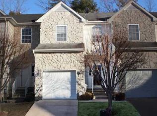 15 Sandhill Ct, Jamesburg, NJ 08831