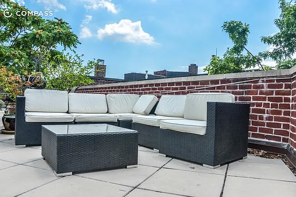 Rented by Compass | media 27