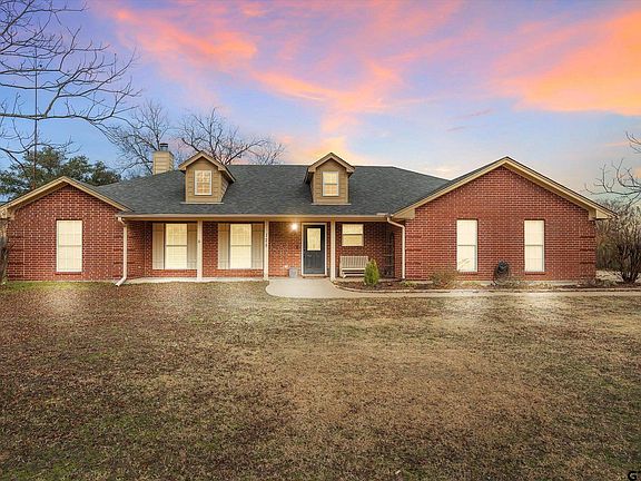 2nd image of 128 Colorado St