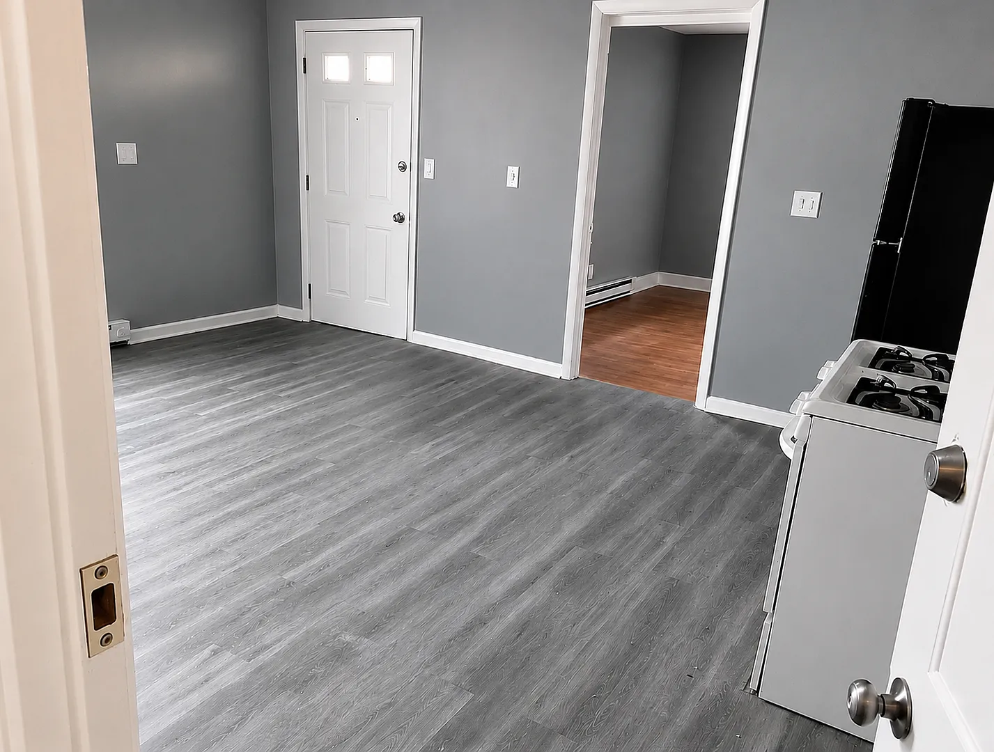 28 Hickory St — Photo 3
