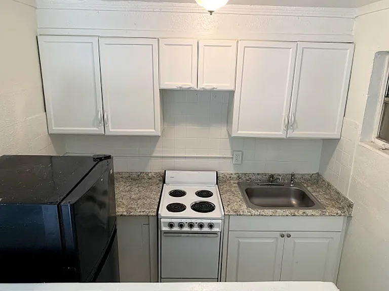 422 Henry Butts Dr — Photo 3