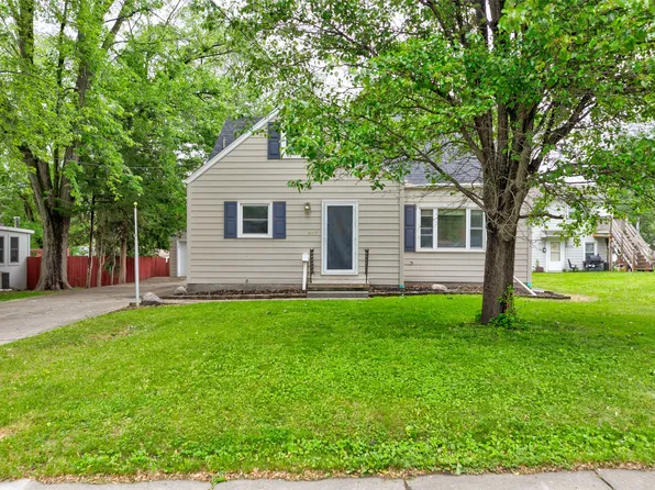 4007 68th St, Urbandale, IA 50322