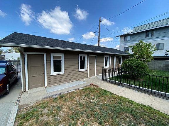 3rd image of 703 S Marengo Ave #703