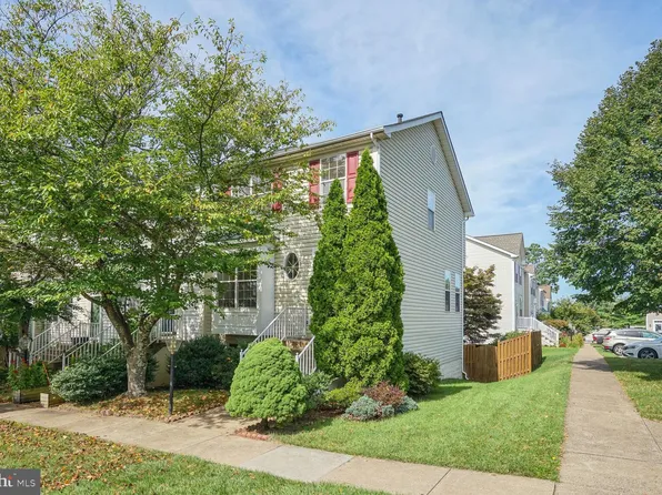 6384 Saint Timothys Ln, Centreville, VA 20121