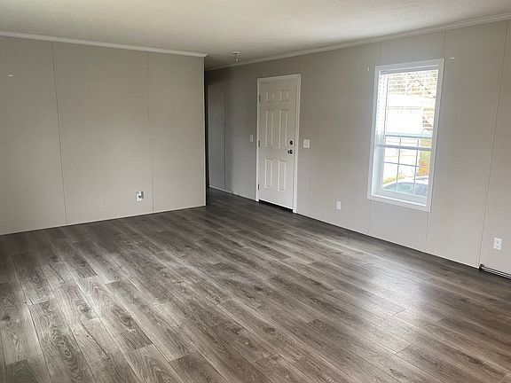 5th image of 80 Belmar St