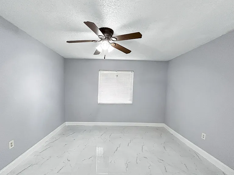 2140 Corbin Pl #F — Photo 13
