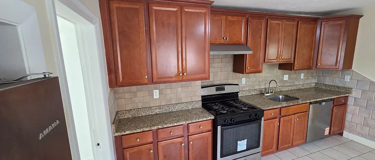 Building Photo - 26 Highland Ave #2
