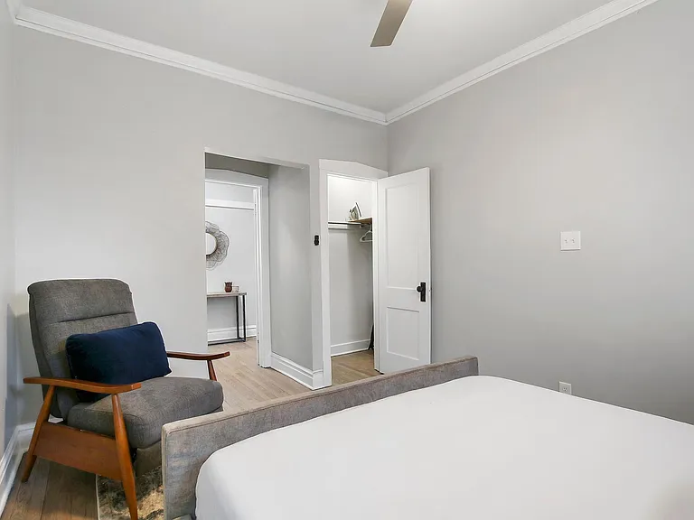 3400-04 N. Springfield/3906-08 W. Roscoe — Photo 16