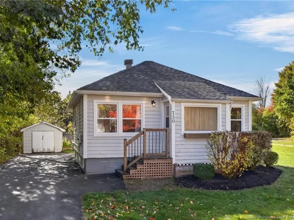 750 Dobie St, Fredericton, NB E3A 2Z5
