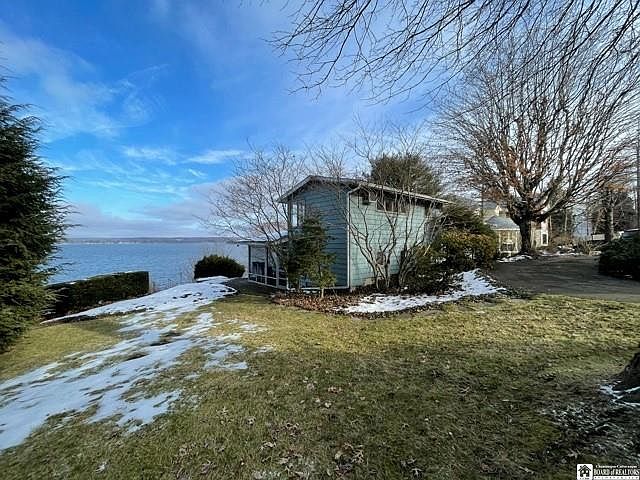 2nd image of 98 N Lake Dr