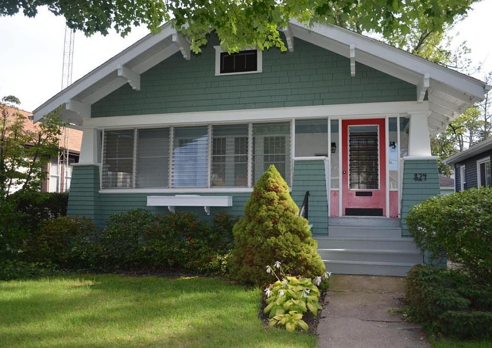 1st image of 824 Wolcott Ave