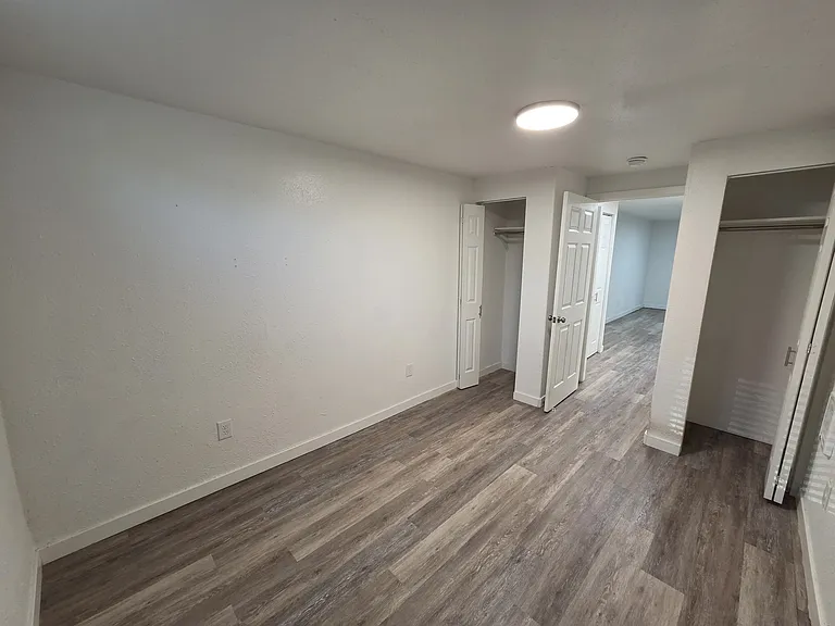 2 bed, 1.0 bath, 850 sqft, $900 — Photo 12