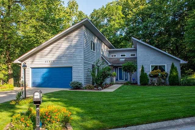 1st image of 51915 N Shoreham Ct