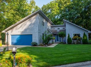 51915 N Shoreham Ct, South Bend, IN 46637