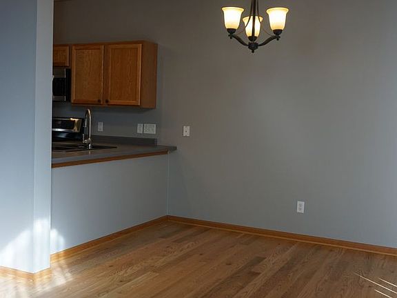 5th image of 6825 Meadow Grass Ln S